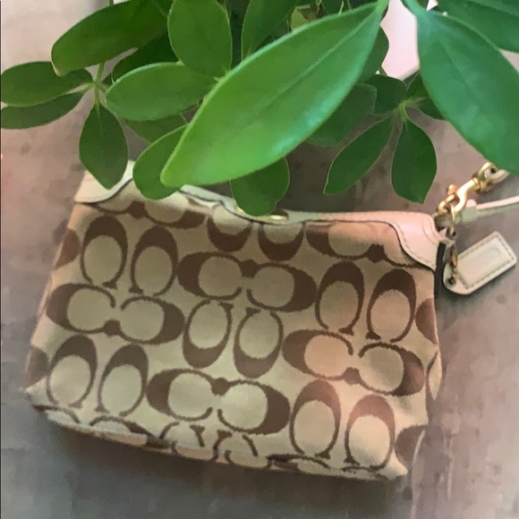 Coach wristlet - Picture 1 of 4